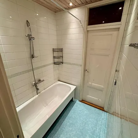 Cozy 1br Flat With Sauna In Ullanlinna, *